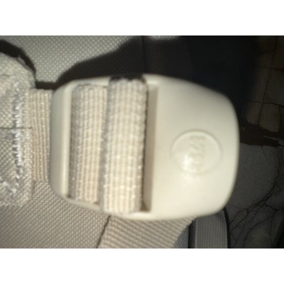 NEW Herschel Backpack Ivory, 16”x10”x3.5” - Picture 8 of 15